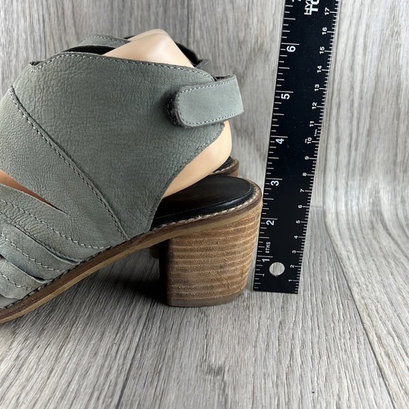 Sbicca Strappy Heeled Sandals - Picture 7 of 14